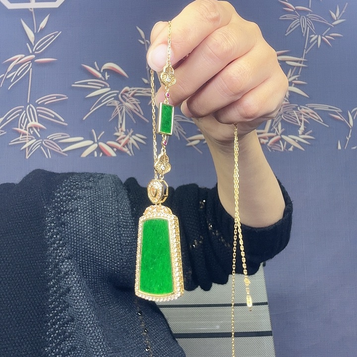 翡翠吊坠(赠链)银S925镶嵌