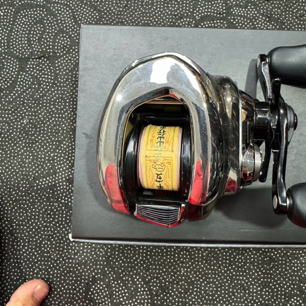 85#路亚水滴轮，二一DC右手hg表面擦花划痕成色一般无齿感书盒齐全