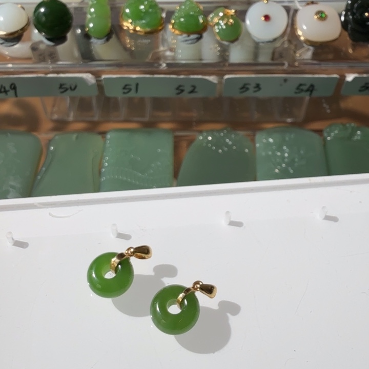 和田玉颈饰18K金镶嵌?***沐一对俄碧苹果绿