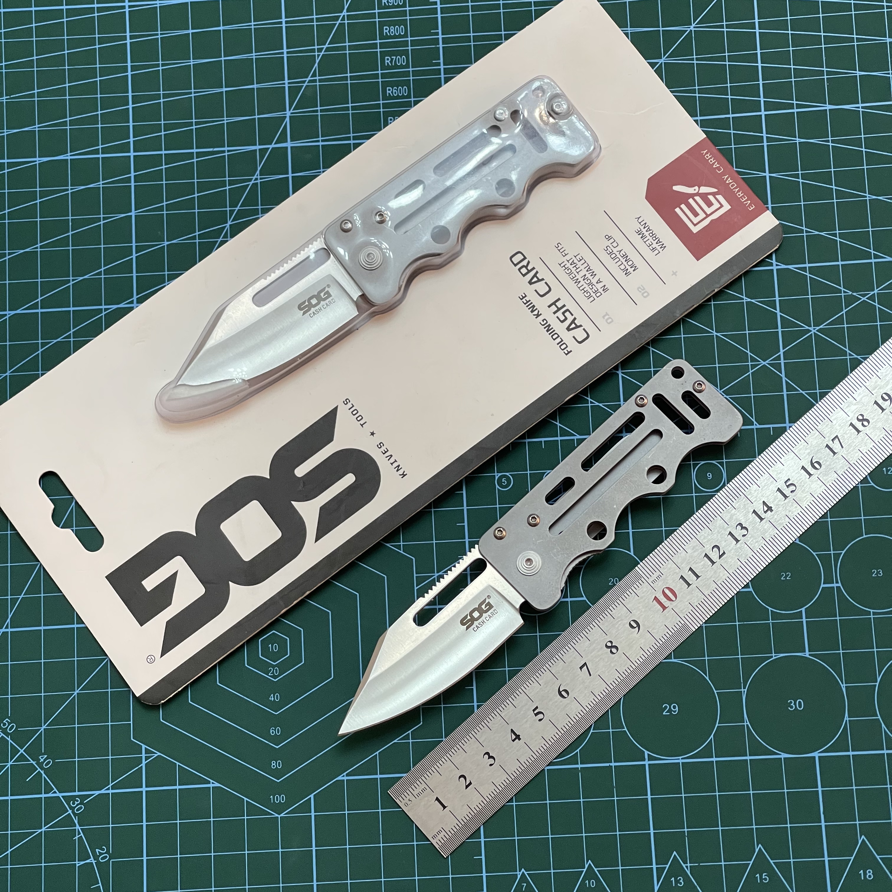 SOG正品原卡随身便携迷你折叠刀钥匙扣小刀耐用可拆快递开箱