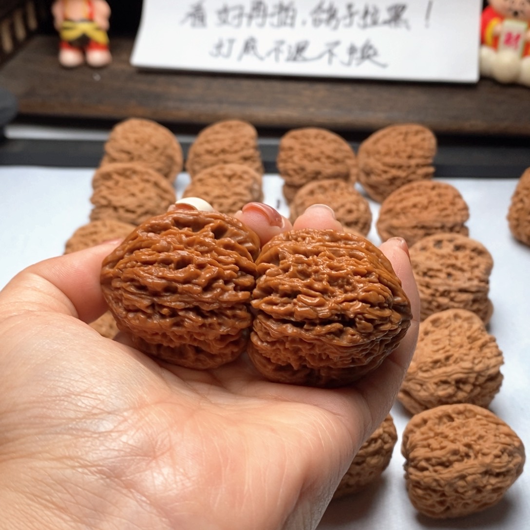 吃****皮40尺寸拉丝凹底南疆石 ， ， ， ，