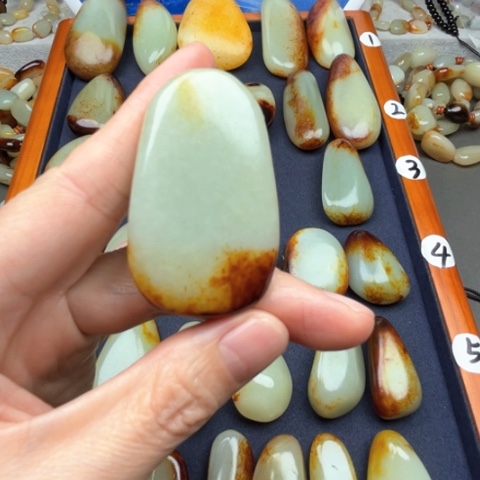和田玉颈饰未镶嵌优**饰