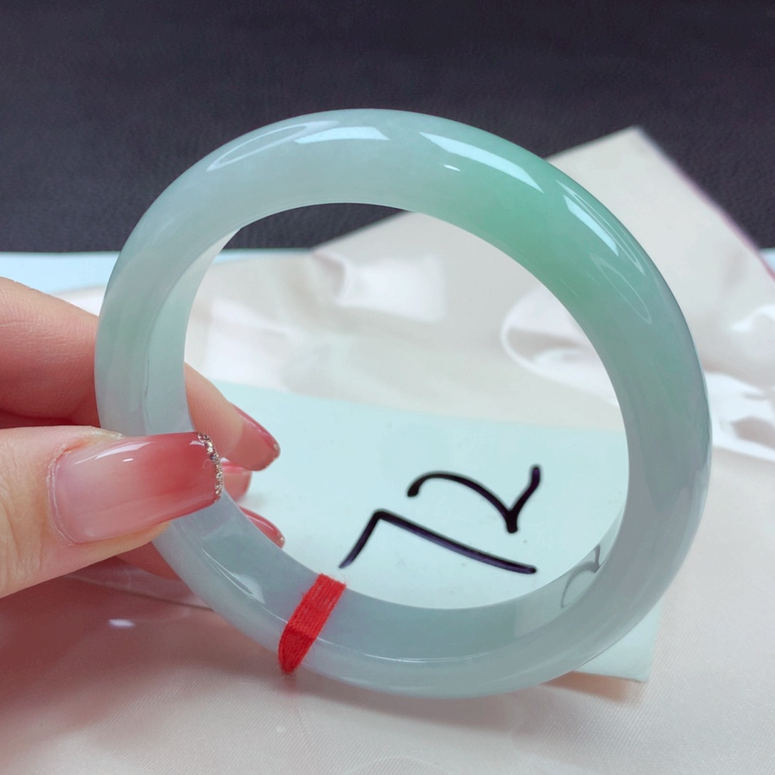 翡翠手镯未镶嵌手镯59