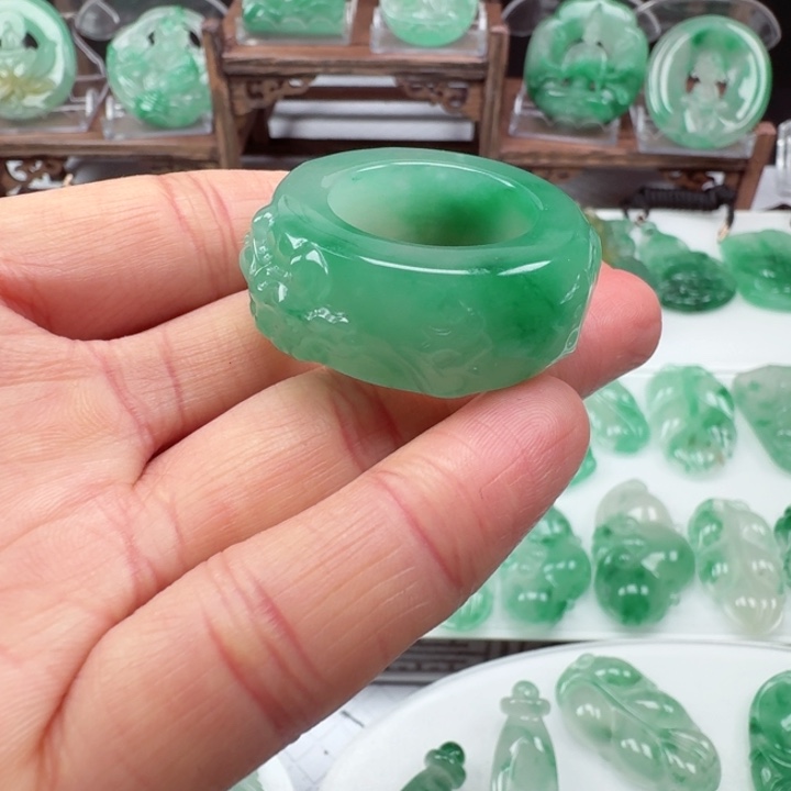 石英质玉颈饰未镶嵌