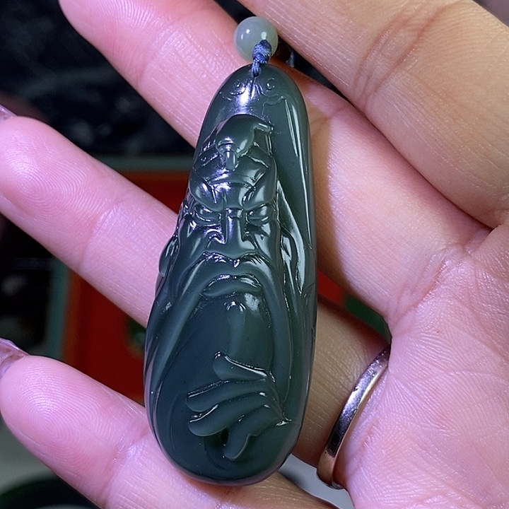 和田玉未镶嵌把件