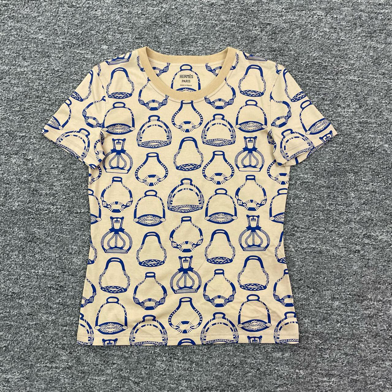 未使用 Hermes/爱马仕 马镫幻想印花T恤/36码/全新带吊/11011