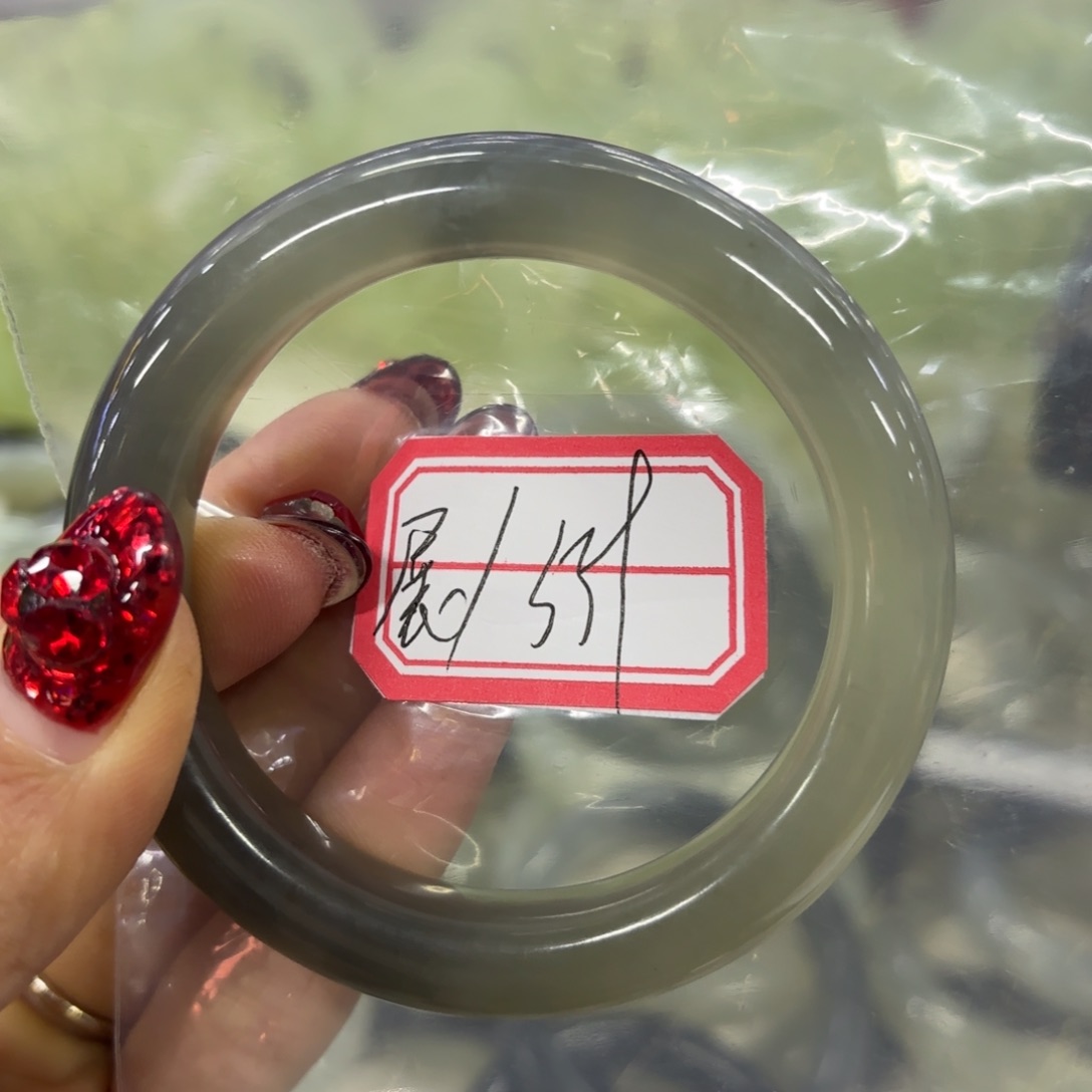 蛇纹石玉手镯未镶嵌展*