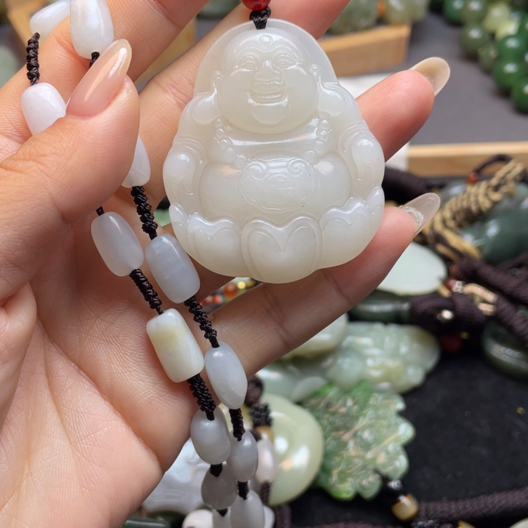 和田玉颈饰未镶嵌