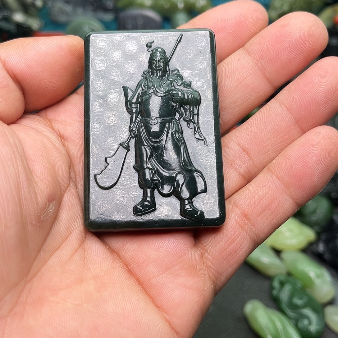 和田玉颈饰未镶嵌醉*