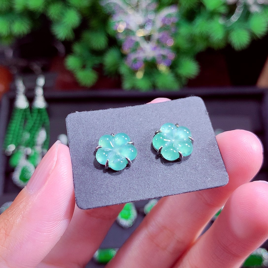 颈饰未镶嵌翡翠天然