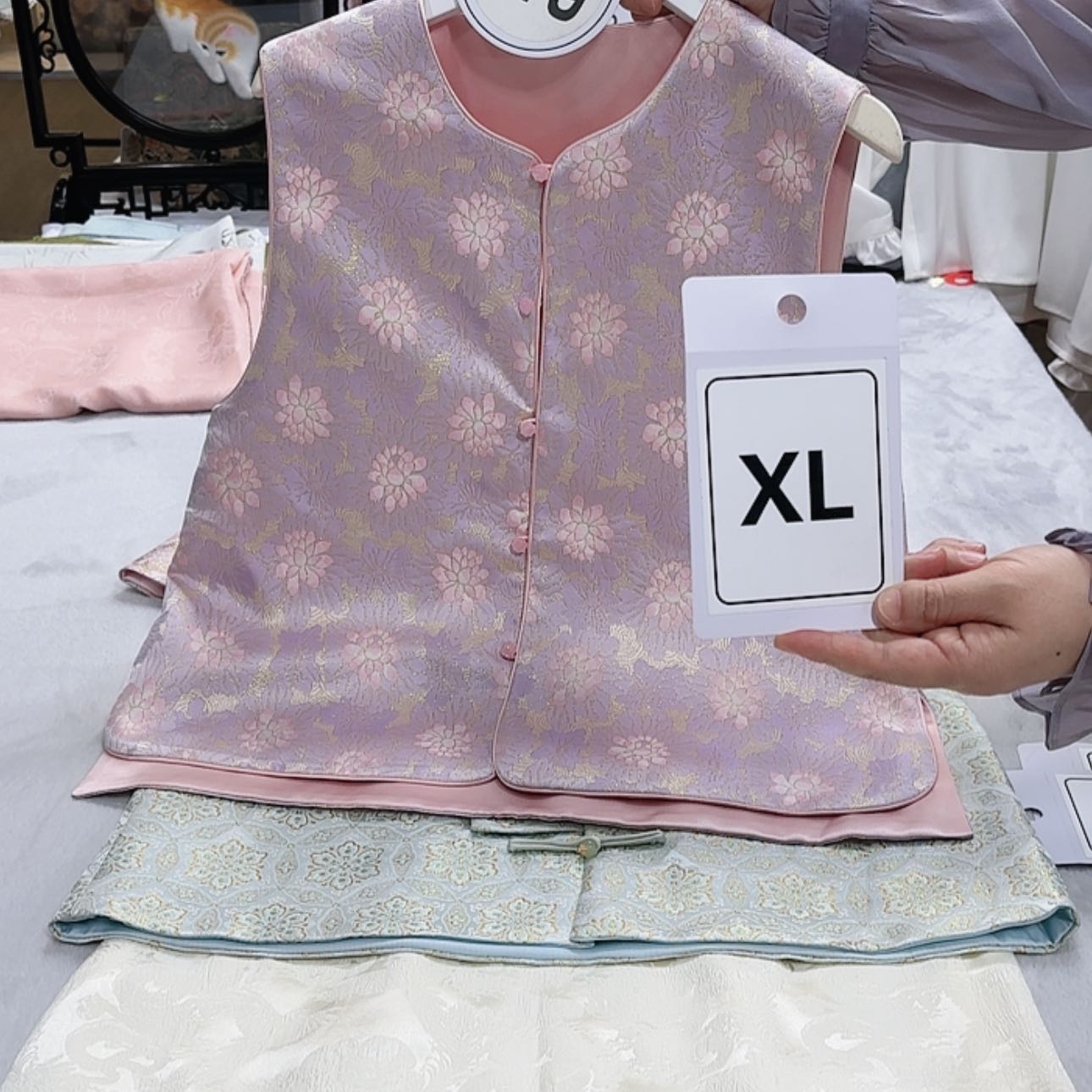 【闪购商品】织绣妮*哇非遗传承的重要载体