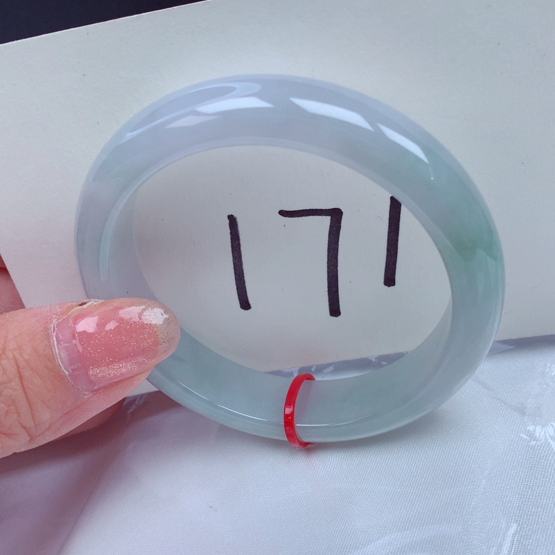 翡翠手镯未镶嵌翡翠