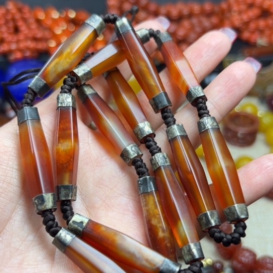 玛瑙/玉髓颈饰未镶嵌