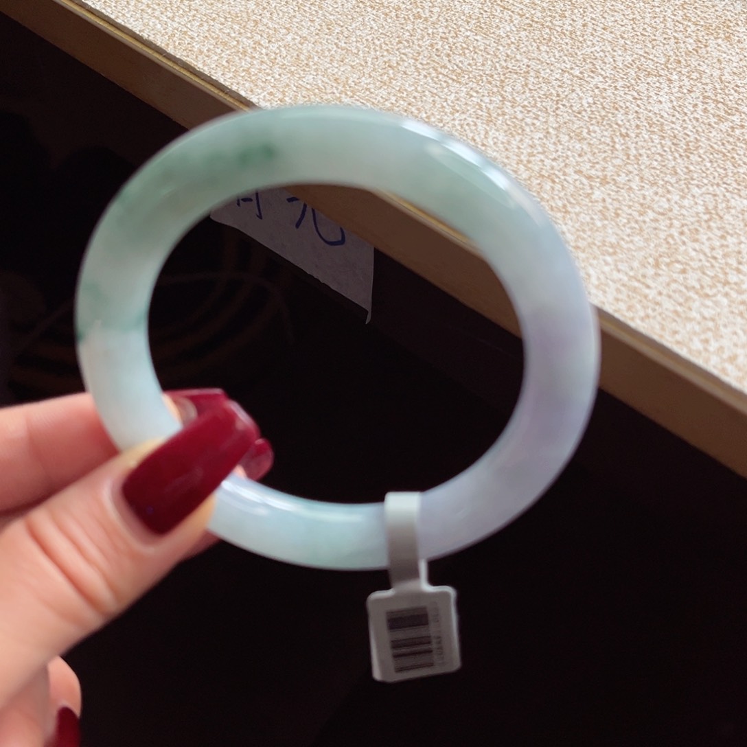 翡翠手镯未镶嵌手镯