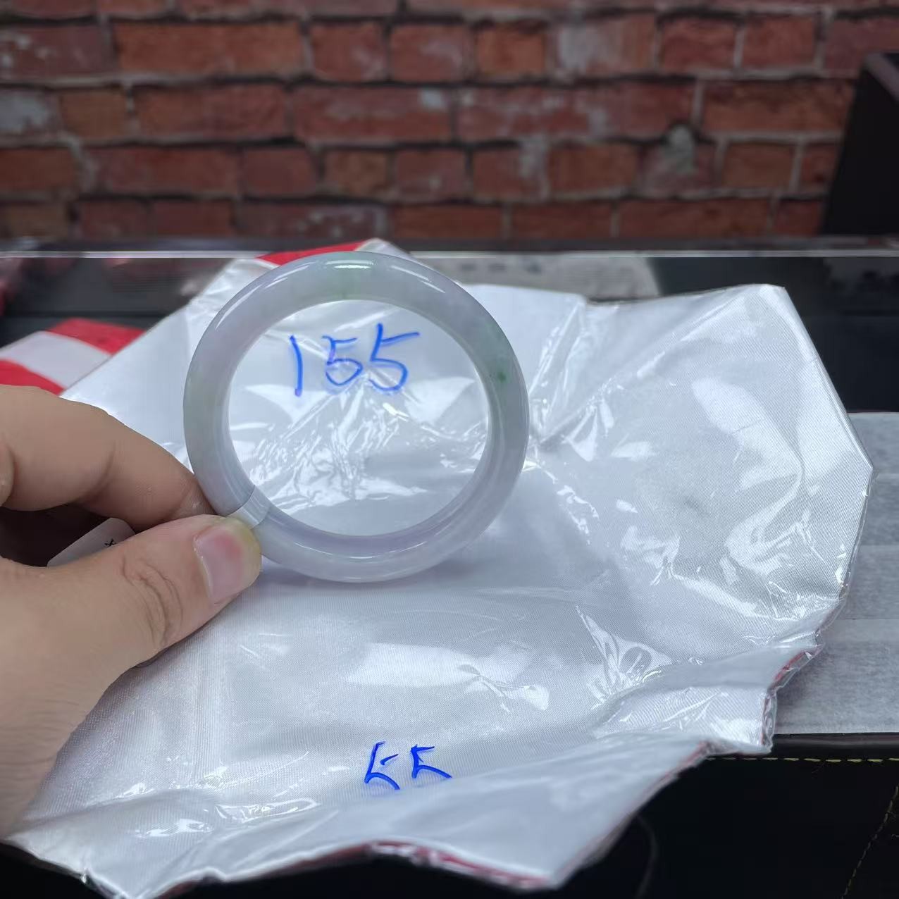 毛货手镯需精细抛光/155