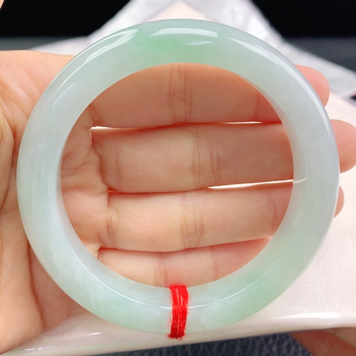 翡翠手镯未镶嵌甜绿57