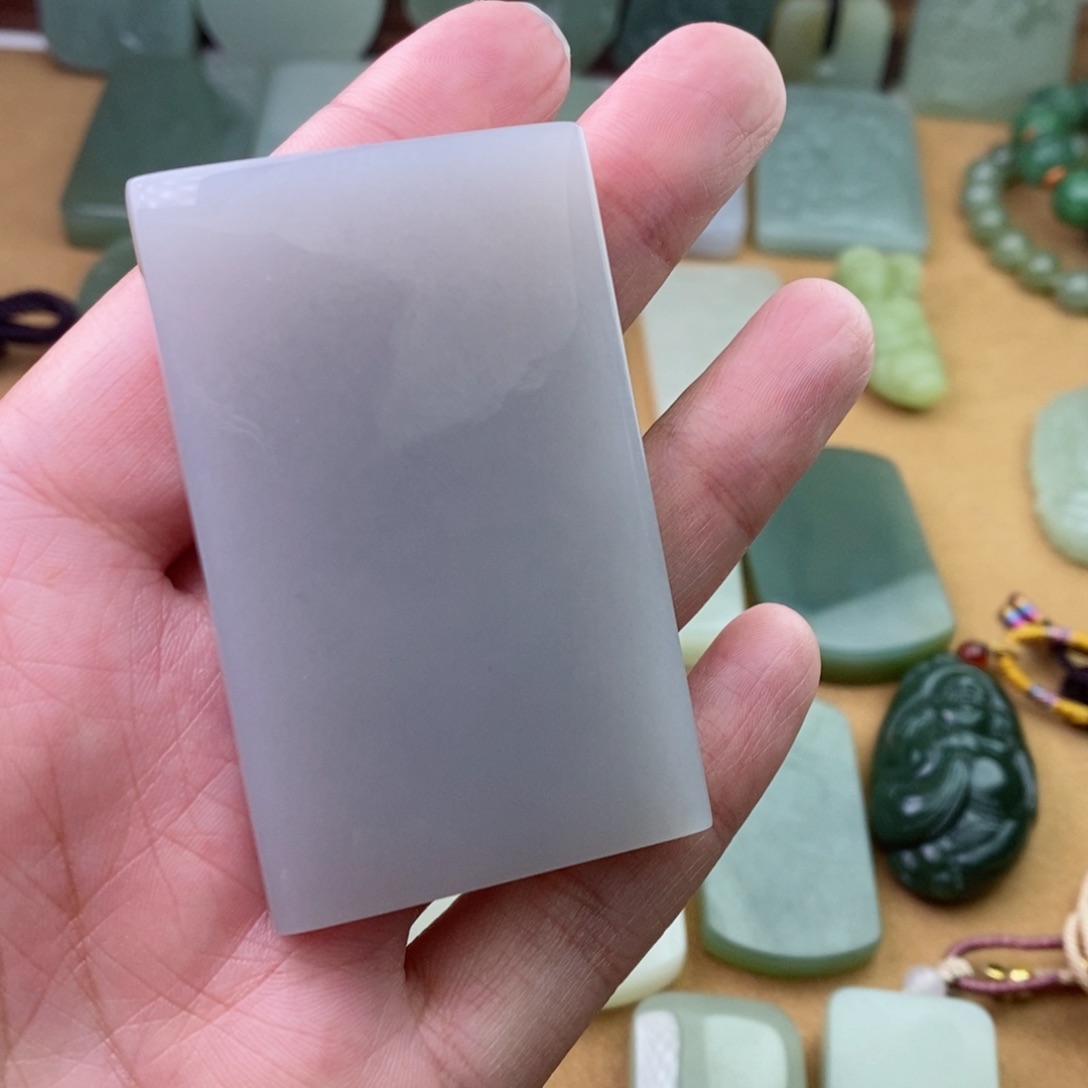 和田玉颈饰未镶嵌田*利