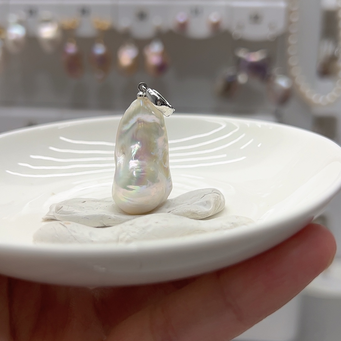 淡水珍珠银S925镶嵌耳饰