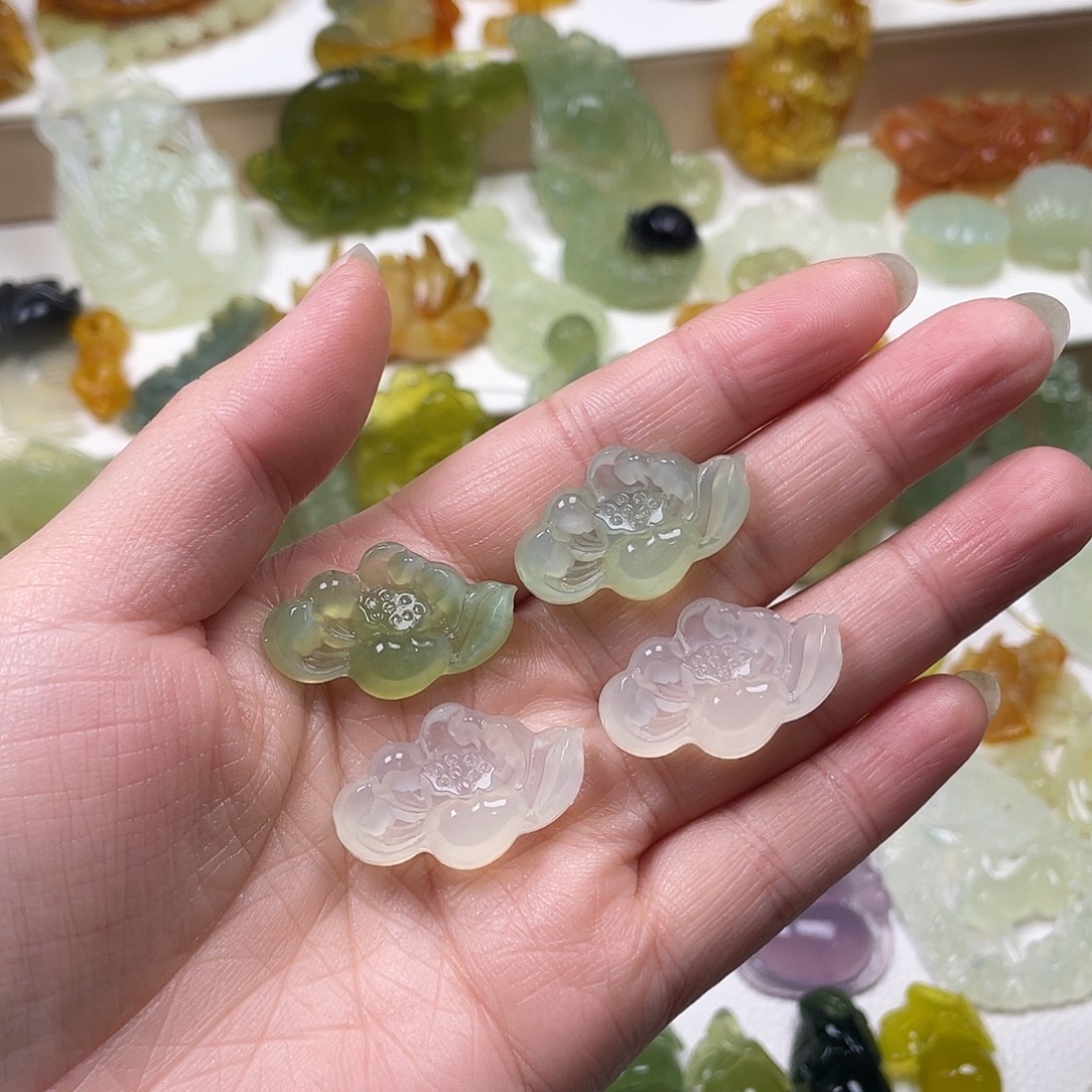 鱼***鱼蛇纹石玉未镶嵌颈饰