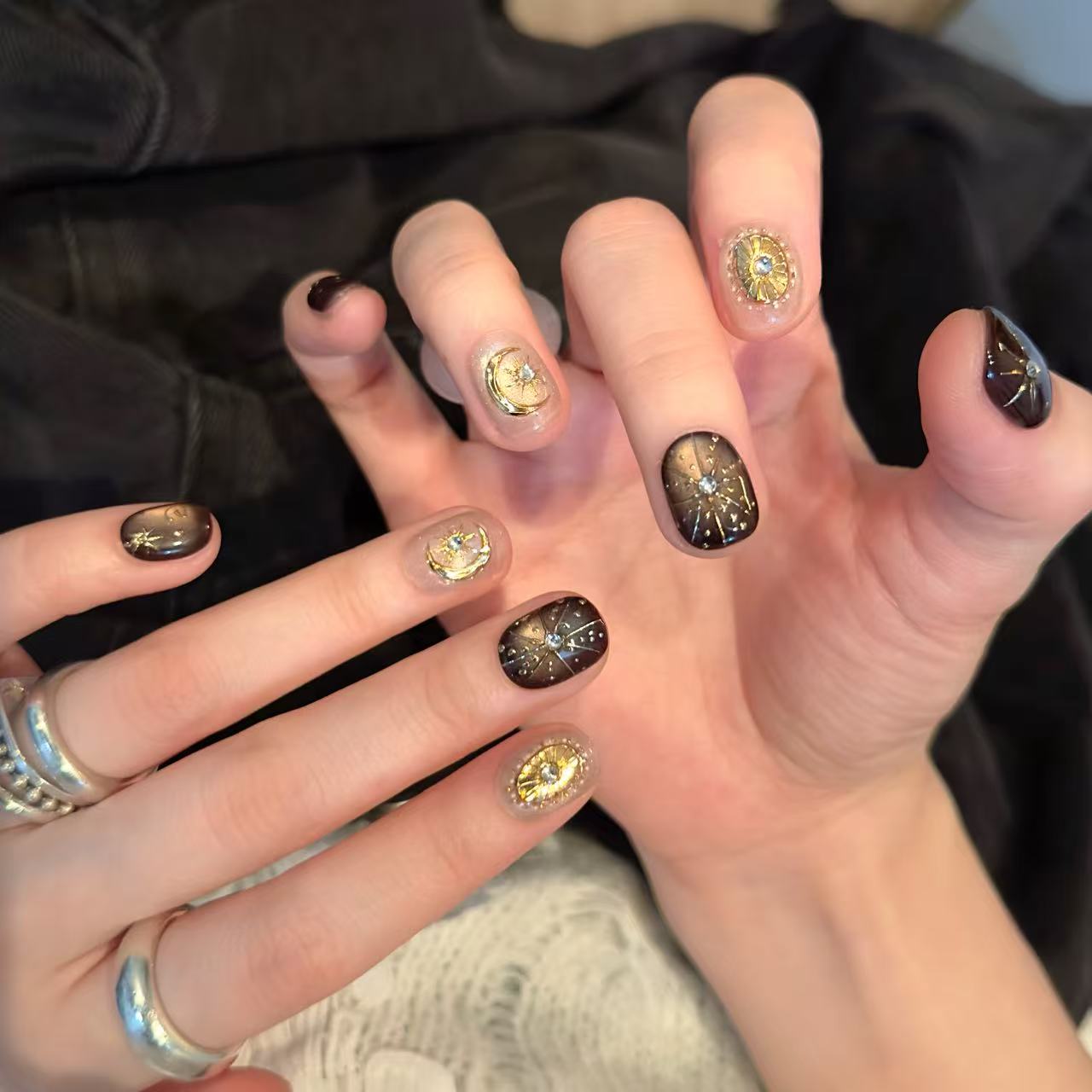 『乌托邦』猫眼爆闪显白2025年秋冬新款氛围创意显白纯手工穿戴甲