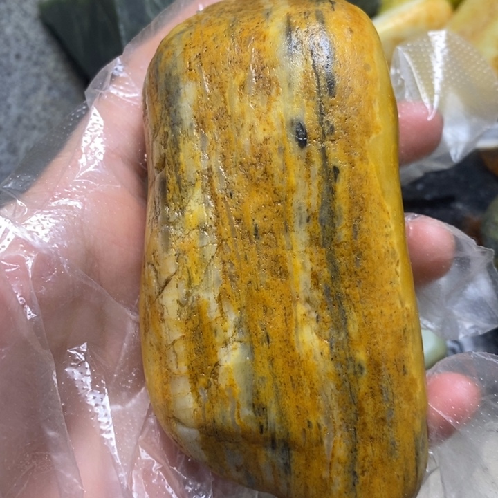 和田玉未镶嵌珠宝奇石1
