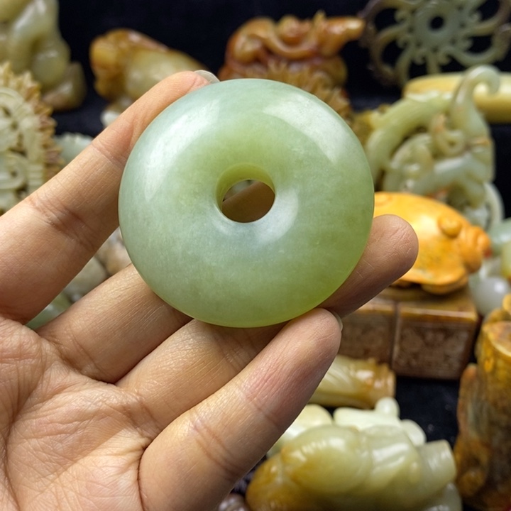 蛇纹石玉颈饰未镶嵌136