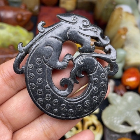 蛇纹石玉未镶嵌颈饰25