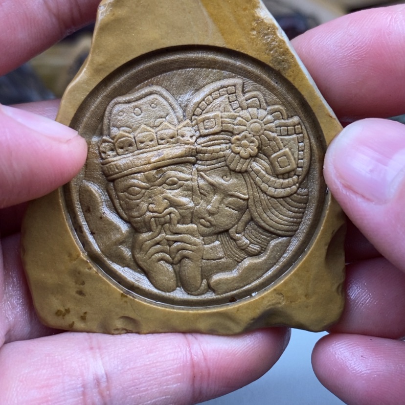 【闪购商品】原石雕刻手把件，脖挂件