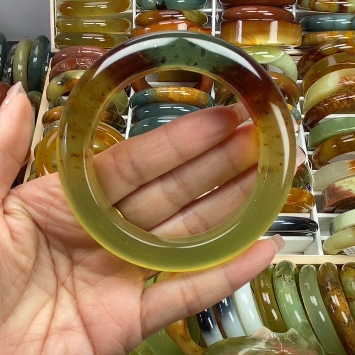 蛇纹石玉未镶嵌手镯58