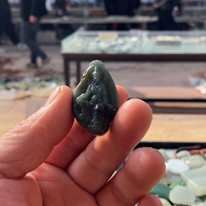 和田玉颈饰未镶嵌