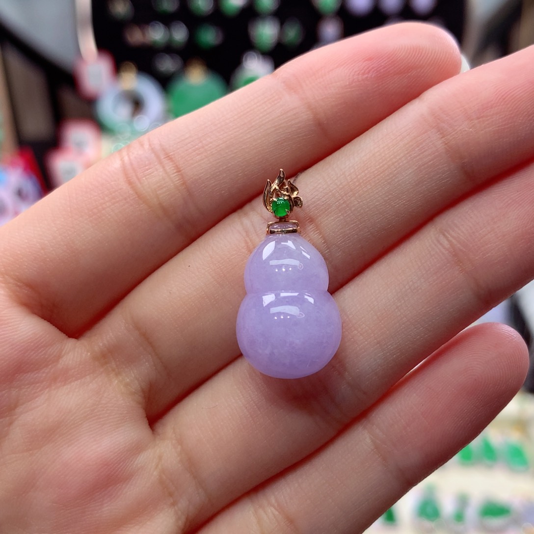 翡翠18K金镶嵌颈饰翡翠