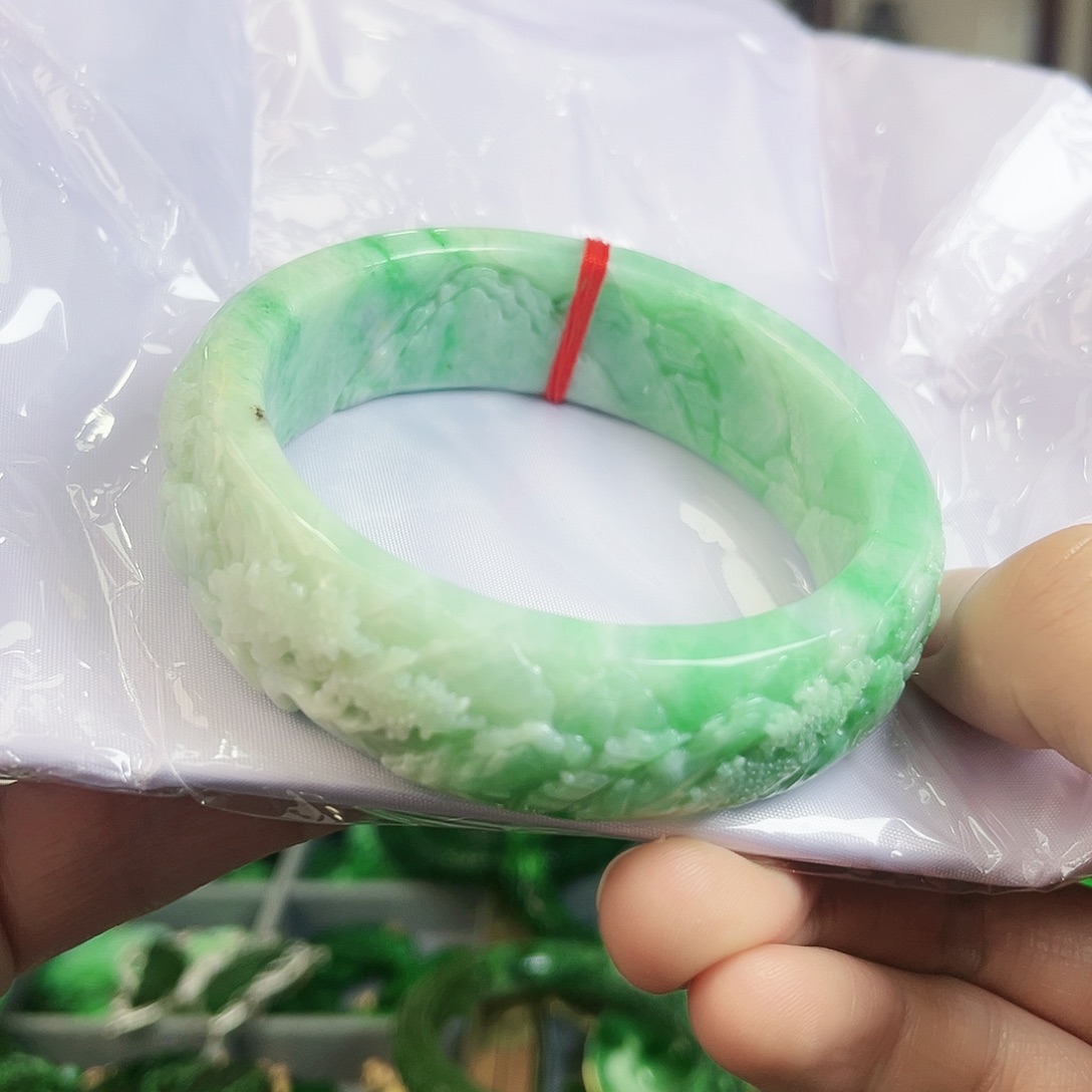 翡翠手镯未镶嵌手镯60.8