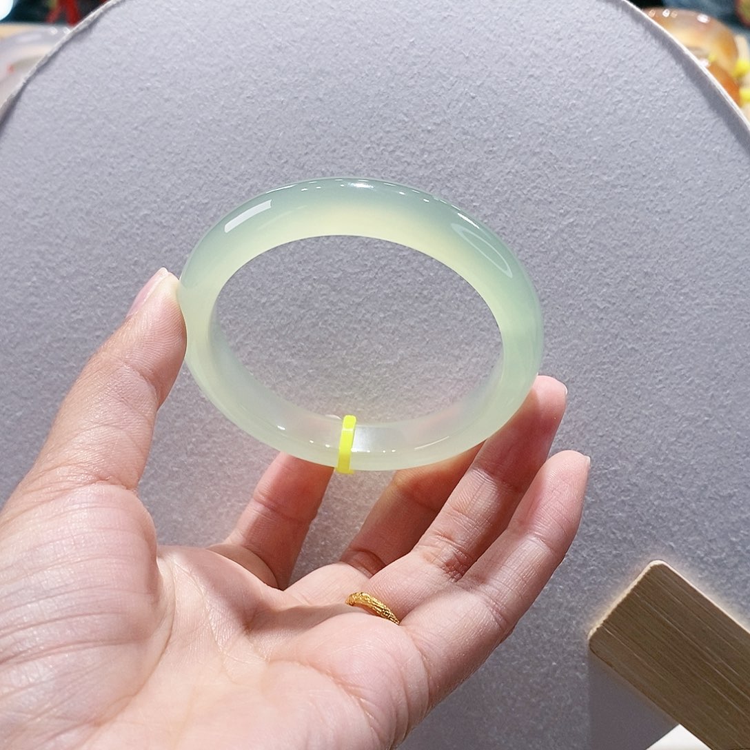 玛瑙/玉髓手镯未镶嵌58.2