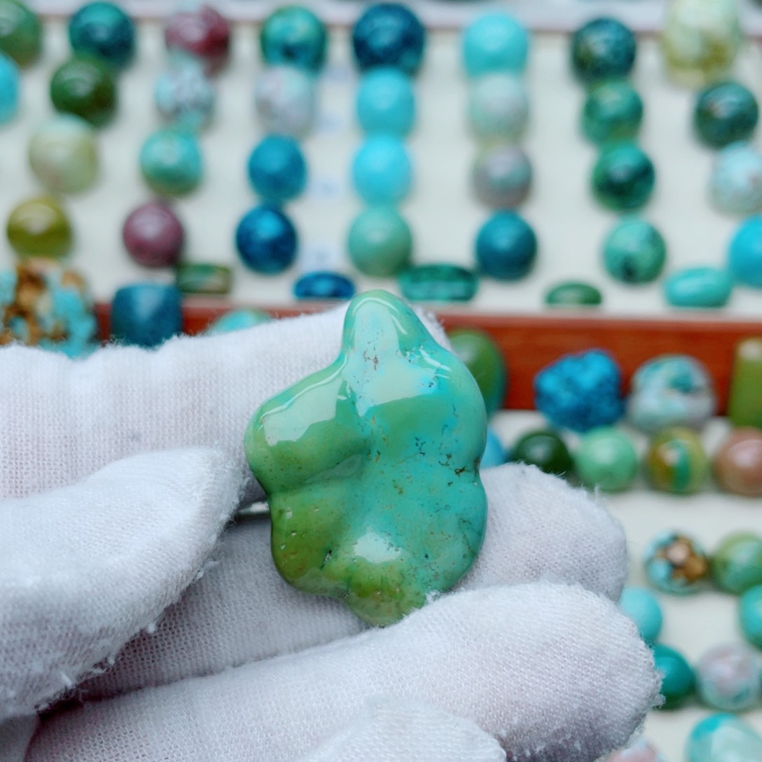 未镶嵌绿松石珠宝奇石