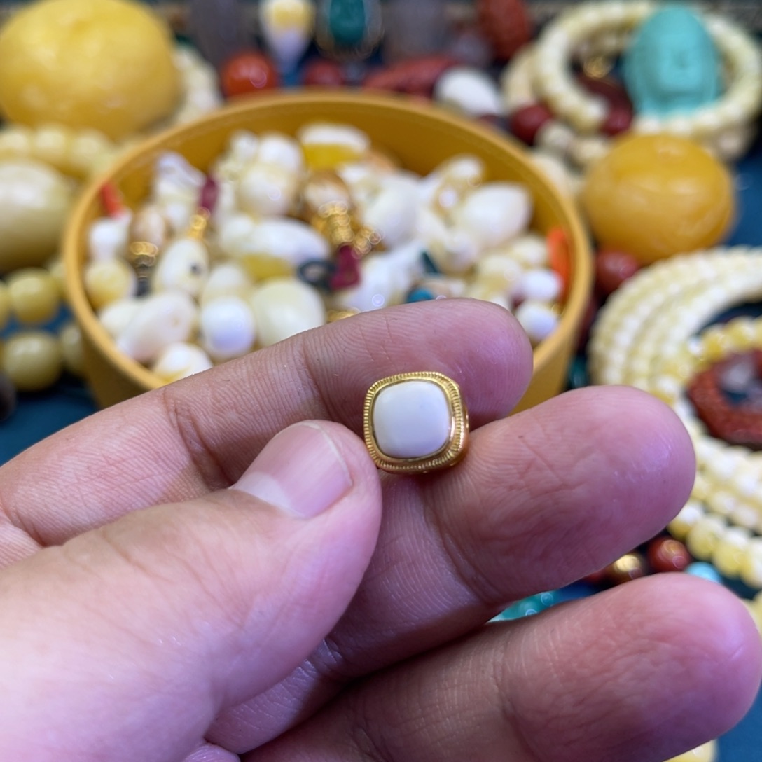 琥珀未镶嵌珠宝奇石70