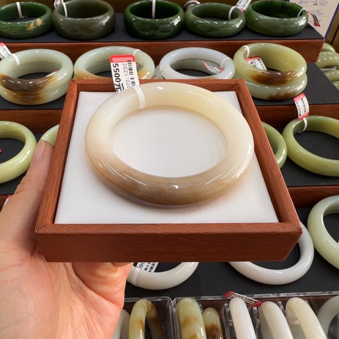未镶嵌手镯和田玉