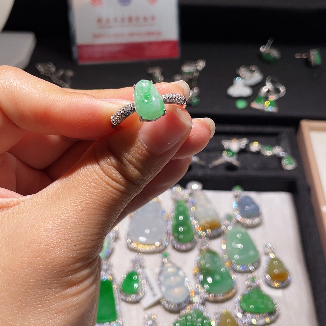 翡翠银S925镶嵌颈饰