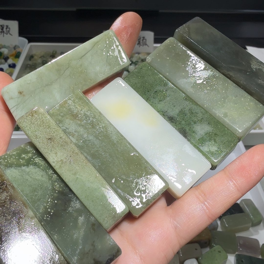 和田玉未镶嵌珠宝奇石