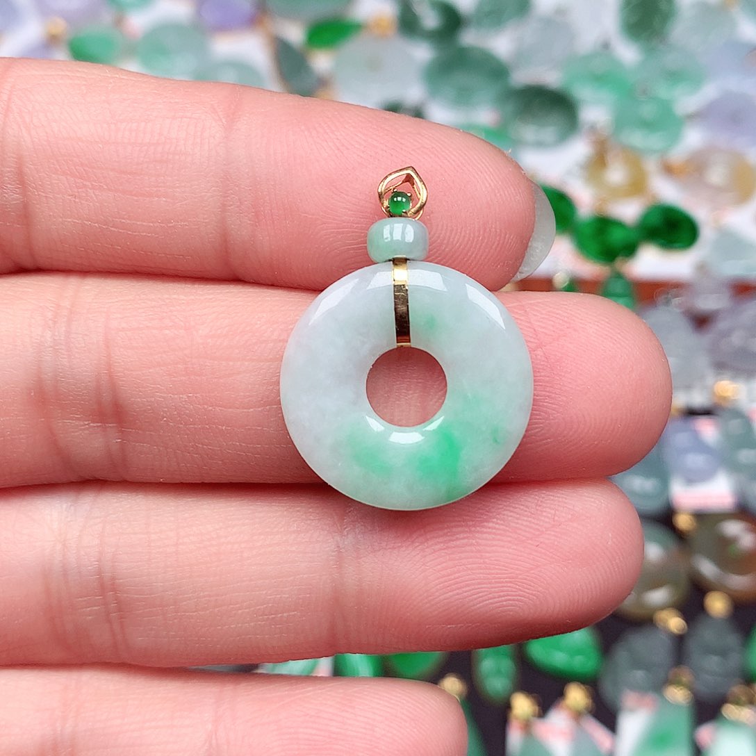 翡翠颈饰18K金镶嵌天然翡翠A货