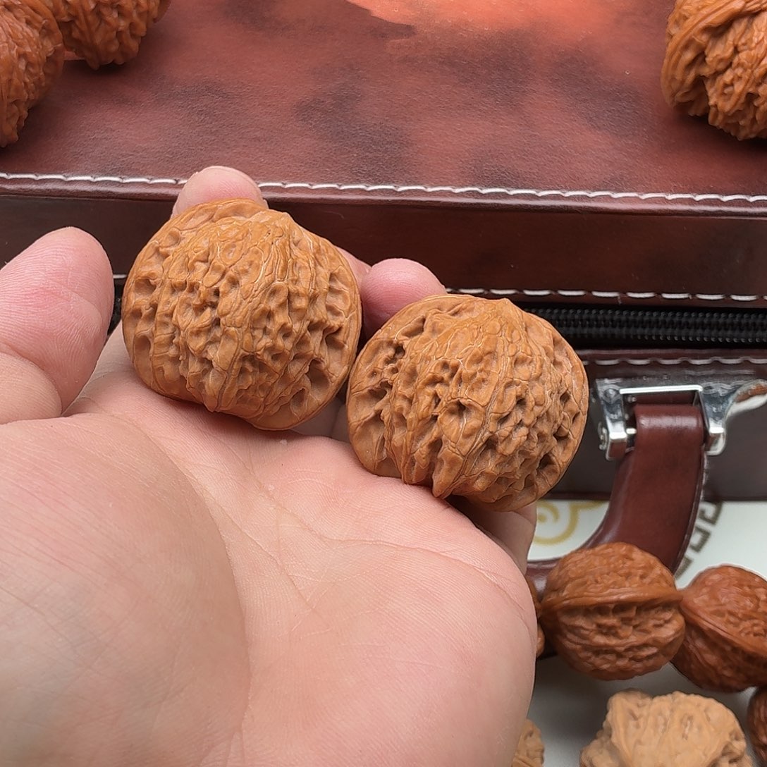 爱***鄂文玩核桃吊坠磨盘