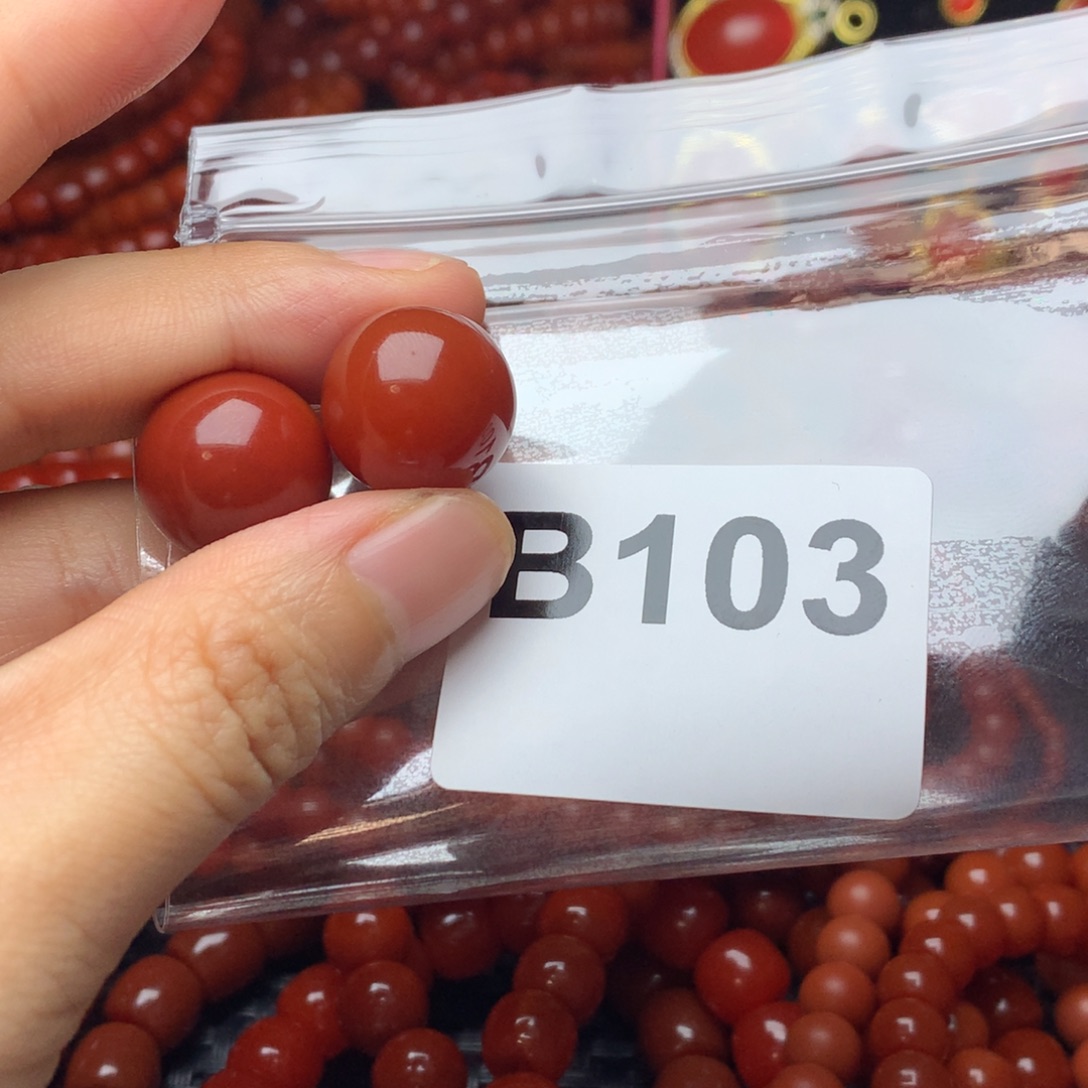 用***9南红玛瑙未镶嵌手链