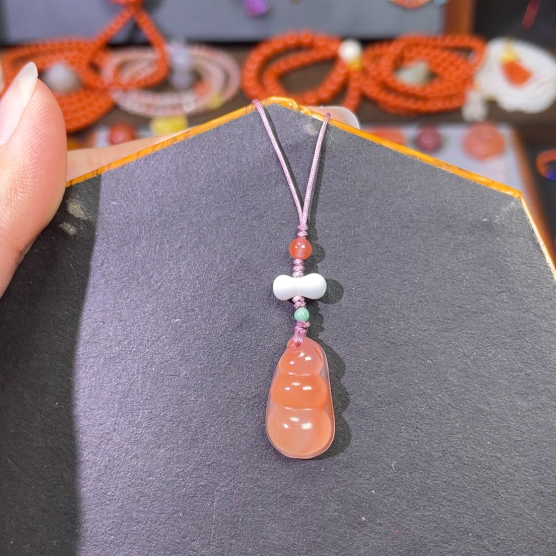 南红玛瑙未镶嵌平安豆手机挂