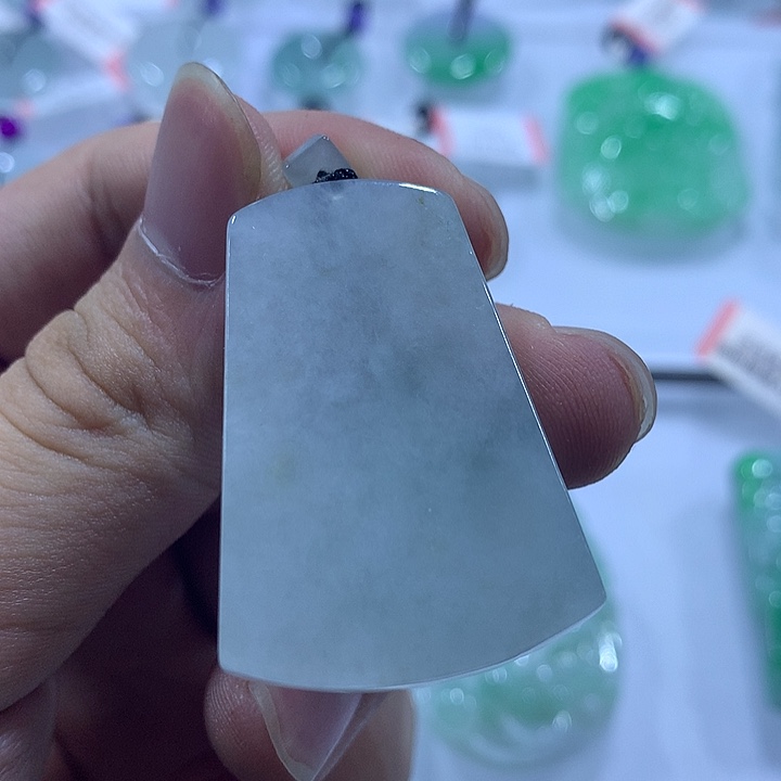 翡翠未镶嵌颈饰天然翡翠A货吊坠