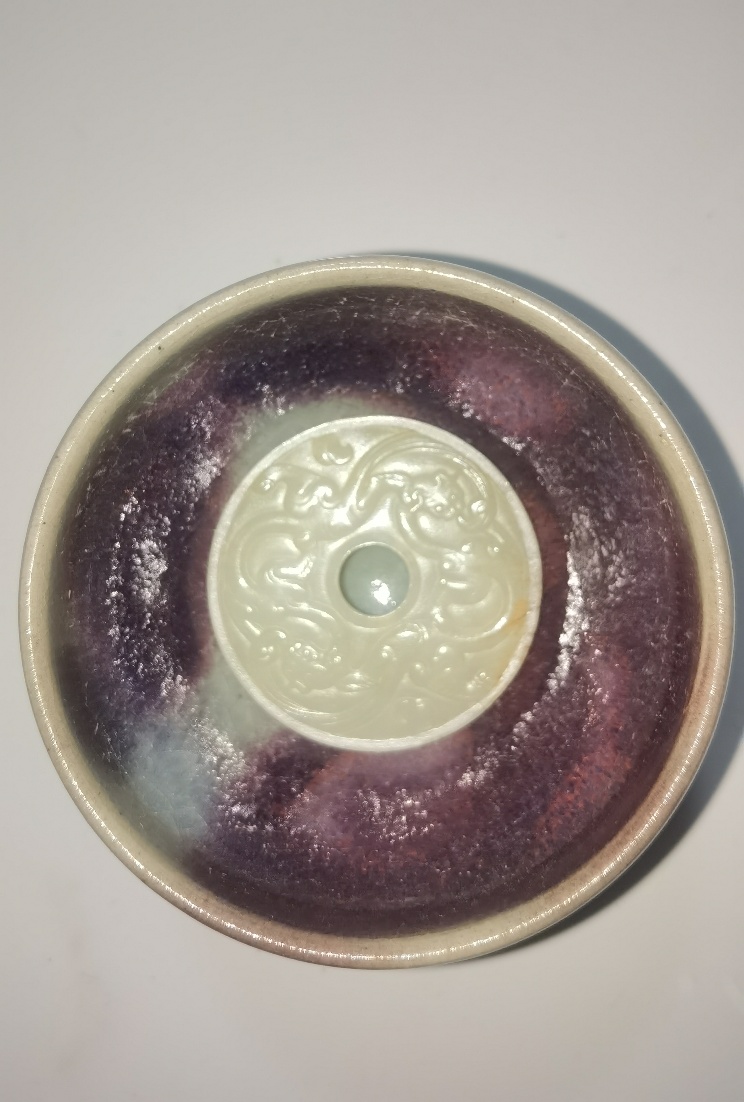 钧窑鸡心盏器型规整龙璧