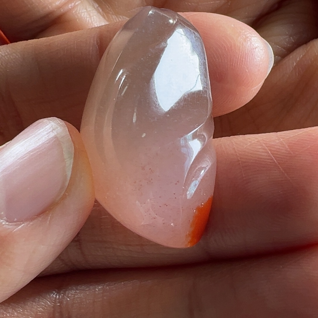 南红玛瑙冰飘随形31*18.6未镶嵌