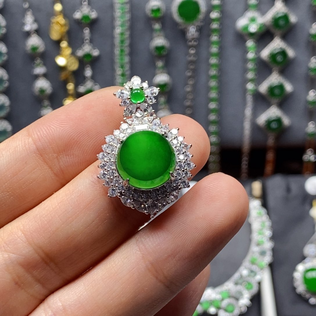 翡翠颈饰银S925镶嵌女**柒翡翠12mm