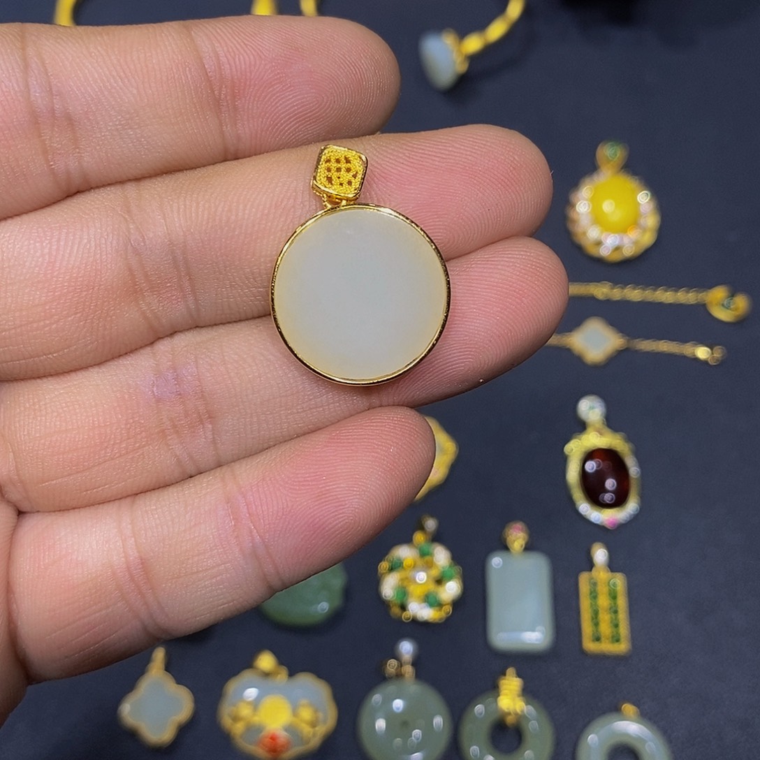 和田玉银S925镀金镶嵌颈饰