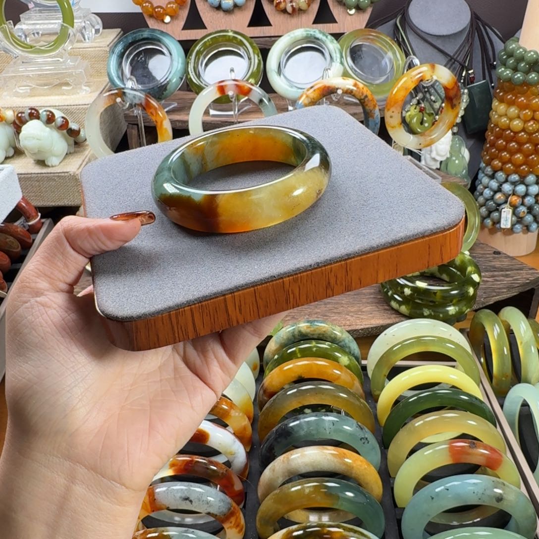 ****c蛇纹石玉未镶嵌手镯