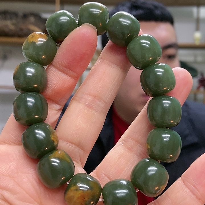 岫岩河磨玉（透闪石质玉）手串未镶嵌国*