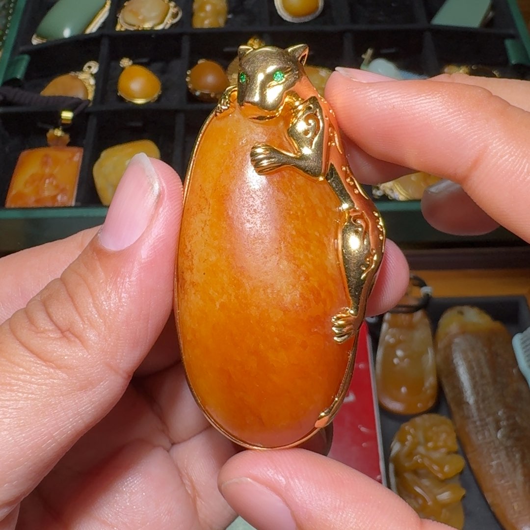 和田玉颈饰18K金镶嵌